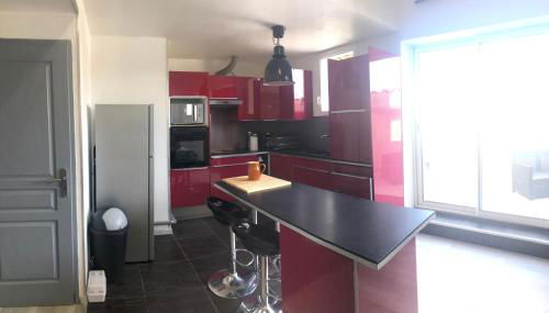 Gîte LE BOIS FLOTTE spacieux 120 m2 6 personnes Lagorce vallon pont d arc Ardèche - Foto 4, stove, pet friendly, minibar
