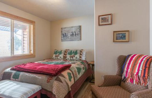 Chester Currents by KABINO Riverfront on Henrys Fork Air Conditioning Boat Launch Foosball Pool Table Huge Yard Garage WIFI - Foto 32