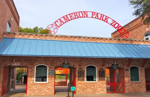 The Noble House Near Magnolia & Baylor W Pool - Photo 9