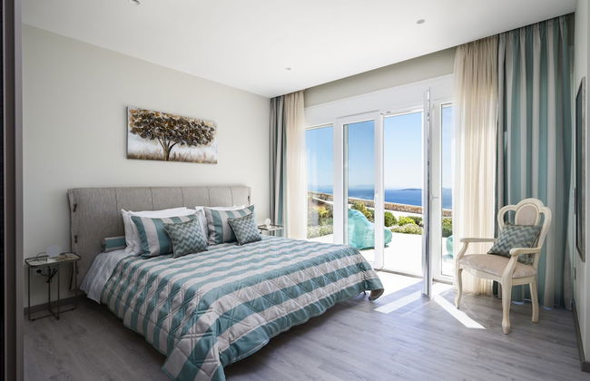 Villa Monte Leone by Konnect with Pool, Hot Tub, Spa Room & Stunning Seaview - Photo 19