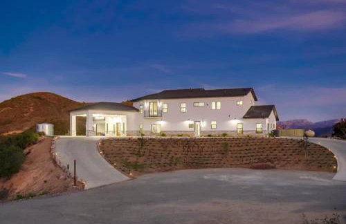 Serene Resort-Style Escape - Perfect for Families - Photo 33