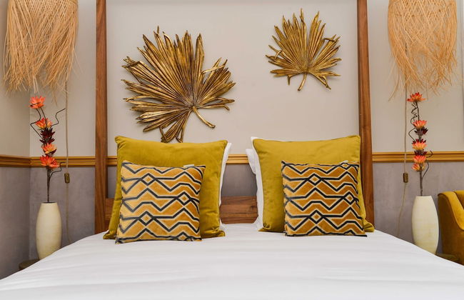 The Majestic Garden Suite - Photo 6