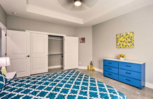 Stunning Laguna Vista Retreat with Pool and Grill - Foto 17