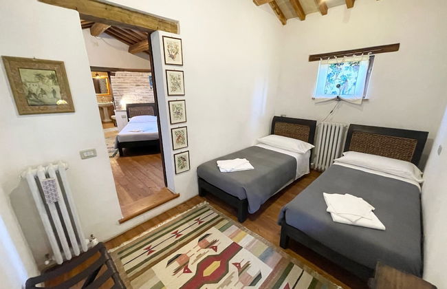 Spoleto Tranquilita Sleeps 20 With Wifi Pool Yoga Studio Gardens and Views - Photo 28