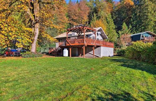 Beautiful Cabin Rental with Private Hot Tub on the Skykomish River in Washington - Foto 1