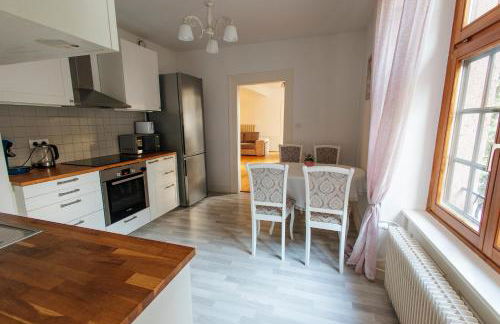 La Cure grand appartement familial 3 chambres avec terrasse et parking à 10 minutes de Colmar - Foto 17