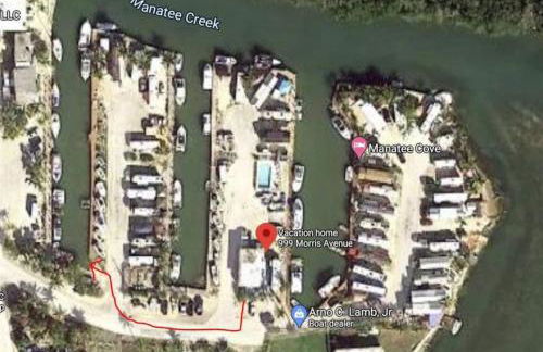 Tiny Home on Waterfront, Bay Views, Deck, Pool - Photo 37