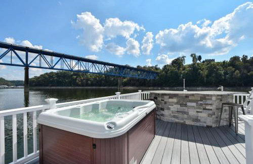 TV Blue Tiny Houseboat at Lake Cumberland Marina - Photo 14