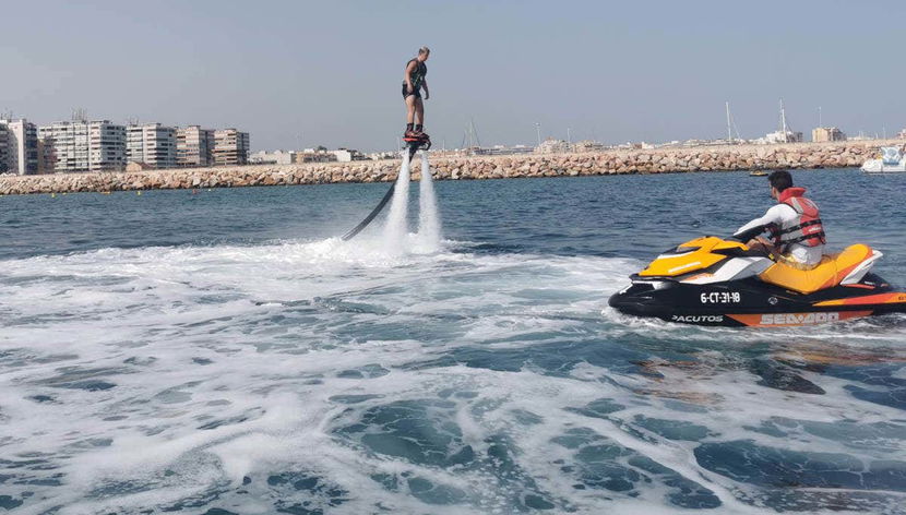 Praticando flyboard
