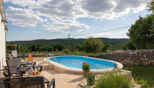 Serene Retreat Holiday Home With Pool - Foto 5
