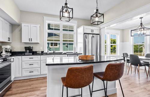 Coho Cottage, Village of Empire MI, Steps from SBD - Foto 6