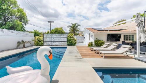 New luxury entertaining house with Pool Spa Sauna Tesla charger Pets - Foto 2, sunbed