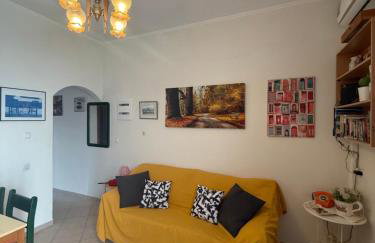 2-Bedroom Blue & White House with Garden and Beach - Foto 11