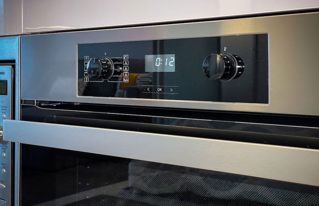 Charming Oasis Close to Airport & Downtown - Photo 32