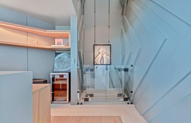 Modern 7BR Villa w Stunning Views of Golf Course - Photo 16