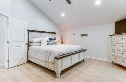 Steps to Lake Conroe! Condo with Balcony and Views - Foto 17