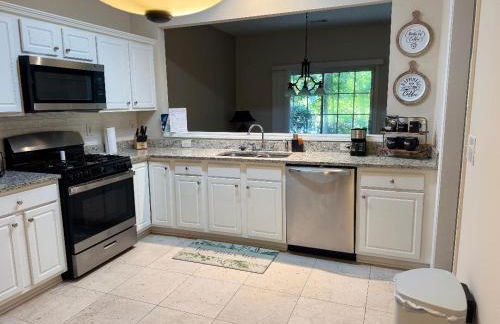 Beautiful and cozy house in Duluth! - Foto 22