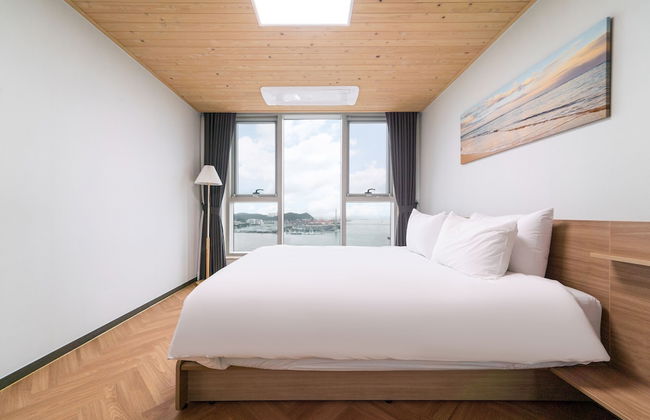 Le collective Busan station - Foto 24