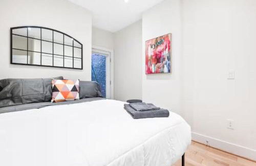 Sleeps 12 Downtown Entire home with rooftop - Foto 24