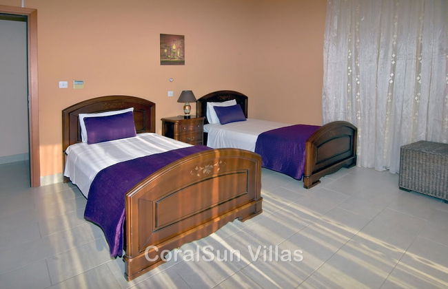Amazing Luxury Villa, Enormous Heated Pool Jacuzzi, Gym, Games Room In Paphos, - Foto 8