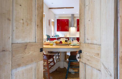 Askrigg Chapel - Photo 37