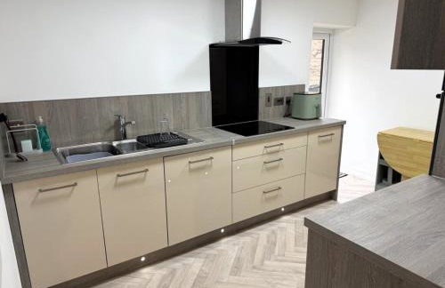 Meadowside-Stylish Newly Renovated 2 bed property - Foto 5