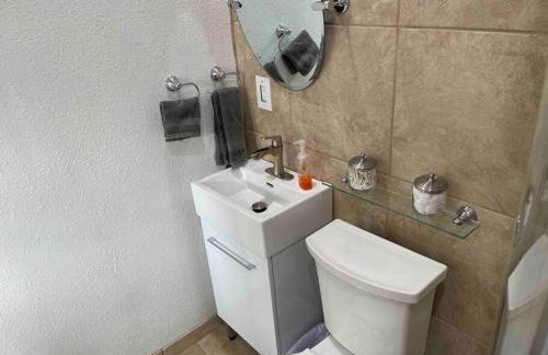 This little house close to hospital,downtown & CFD - Foto 13