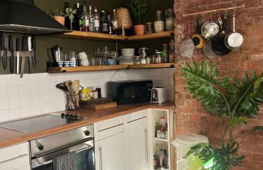 Cozy Garden Apartment with Wood Burner - Foto 19