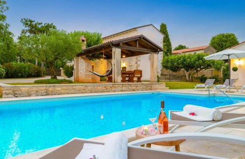 Villa The Mulberry Stonehouse by Istrialux - Photo 24