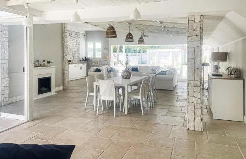 1 Bedroom Awesome Home In Leporano - Foto 17