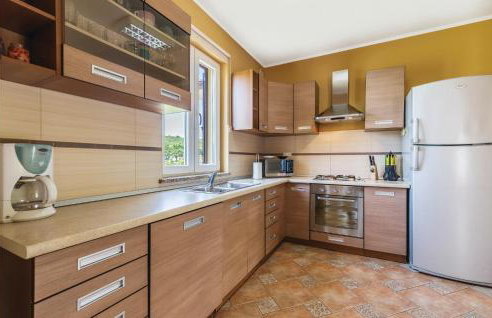 3 Bedroom Gorgeous Home In Putini - Photo 11