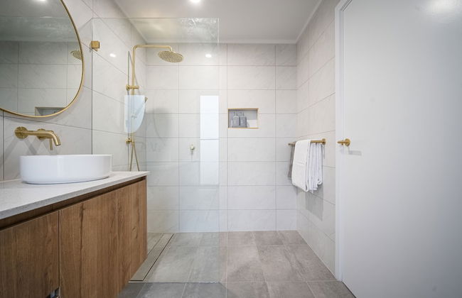 Luxury CBD Townhouse - Photo 16