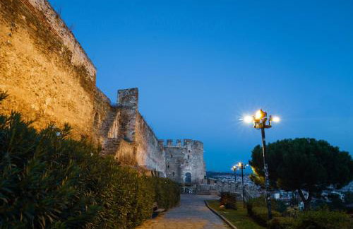 Beyond The Castle - Foto 36