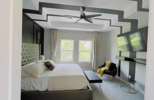 Gray Lux Hse 3BR 3 and half Ba MedCenter DownTWN HotTub - Photo 31