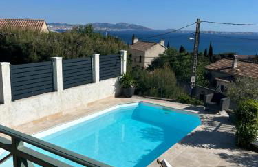 maison entièrement climatisée vue d'exception mer et rade de Marseille avec piscine 8 personnes - Foto 2