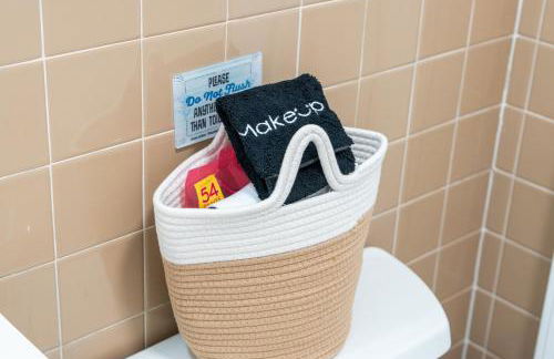 Quiet Retreat 10 Min to NYC Train & free Parking - Foto 18