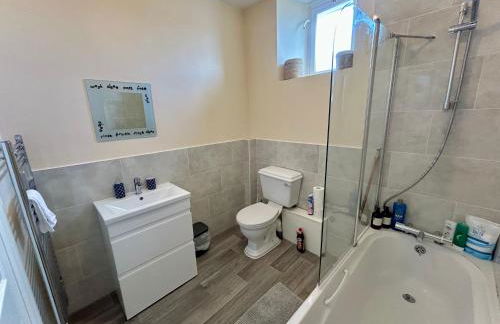 Spacious Pembrokeshire Apartment - Foto 11