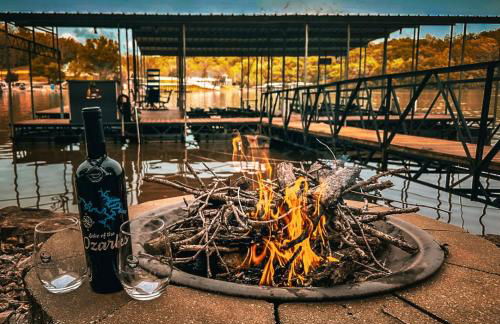 Lakefront Home 4Bed3BathDockFirepitGrill-12PP - Foto 3