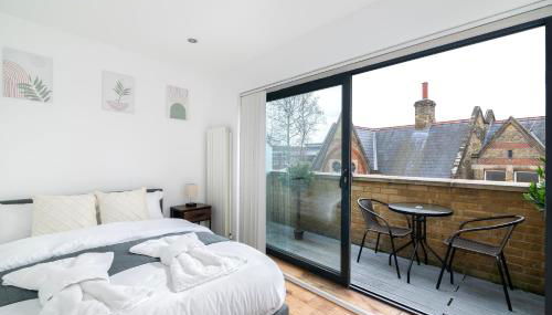 3-Bedroom House with 2 Living Rooms & Balcony near Brick Lane, London - Foto 4, towels, wardrobe