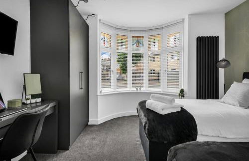 Stanley Park House Peterborough - 3 bed, 3 bathroom, parking, garden - Foto 27