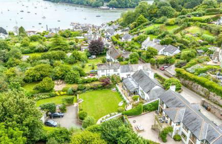 Rocket House - Large family home perched above the river - Foto 1