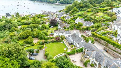 Rocket House - Large family home perched above the river - Foto 1