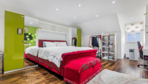 6BR House with Butler, Sauna & Hot Tub in Glasgow - Foto 5, towels, wardrobe