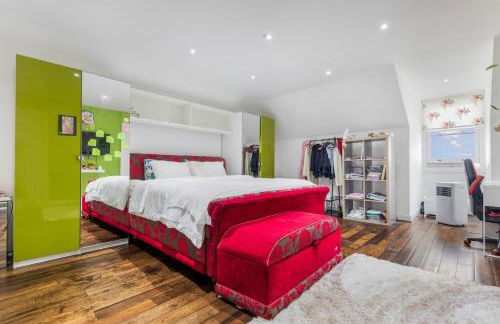 6BR House with Butler, Sauna & Hot Tub in Glasgow - Photo 5