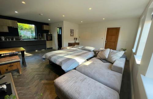 Studio with kitchen nestled lovely wooded cul du sac - Foto 18