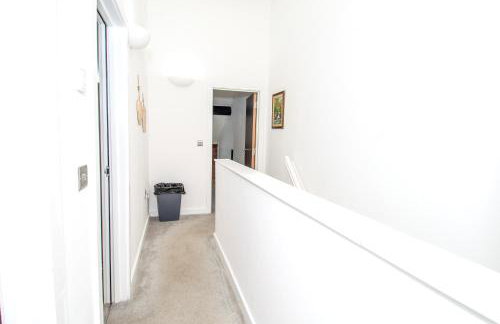 2BR Flat WiFi, Parking Contractors & Families - Foto 18