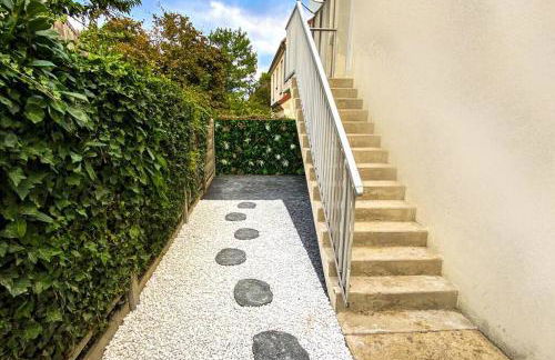 SECRET SUITE "Mr Grey" - Jacuzzi privatif - Gare RER C - Proche Paris - Foto 11