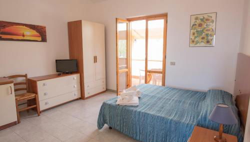 Studio 200 Meters From the Sea, Wifi, Self Catering - Foto 2