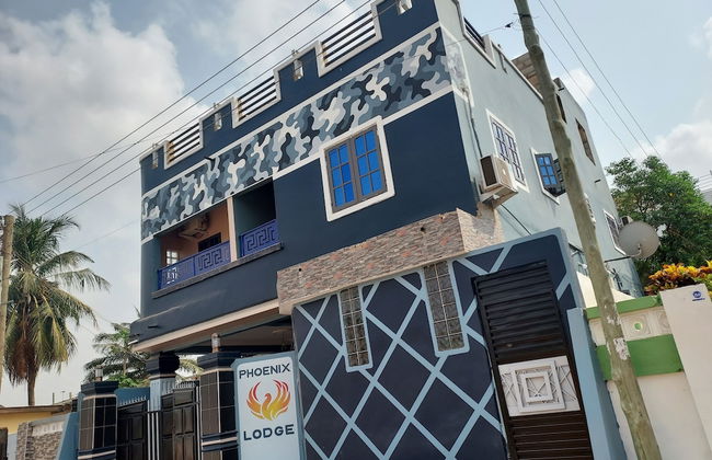 Phoenix Lodge - Photo 1