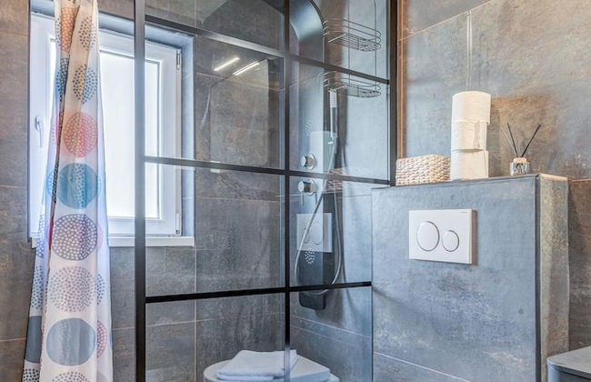 Villa Gariful - Sleeps 10 - Pool - Hottub - Petsok - Foto 47